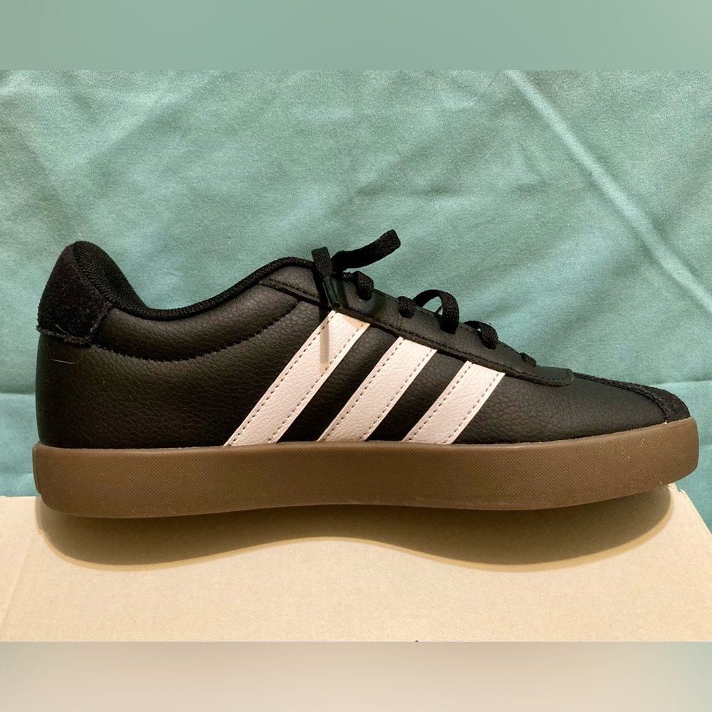 New With Box, Adidas, Boys Size 4.5, Black & White, Skateboarding Tennis Shoes